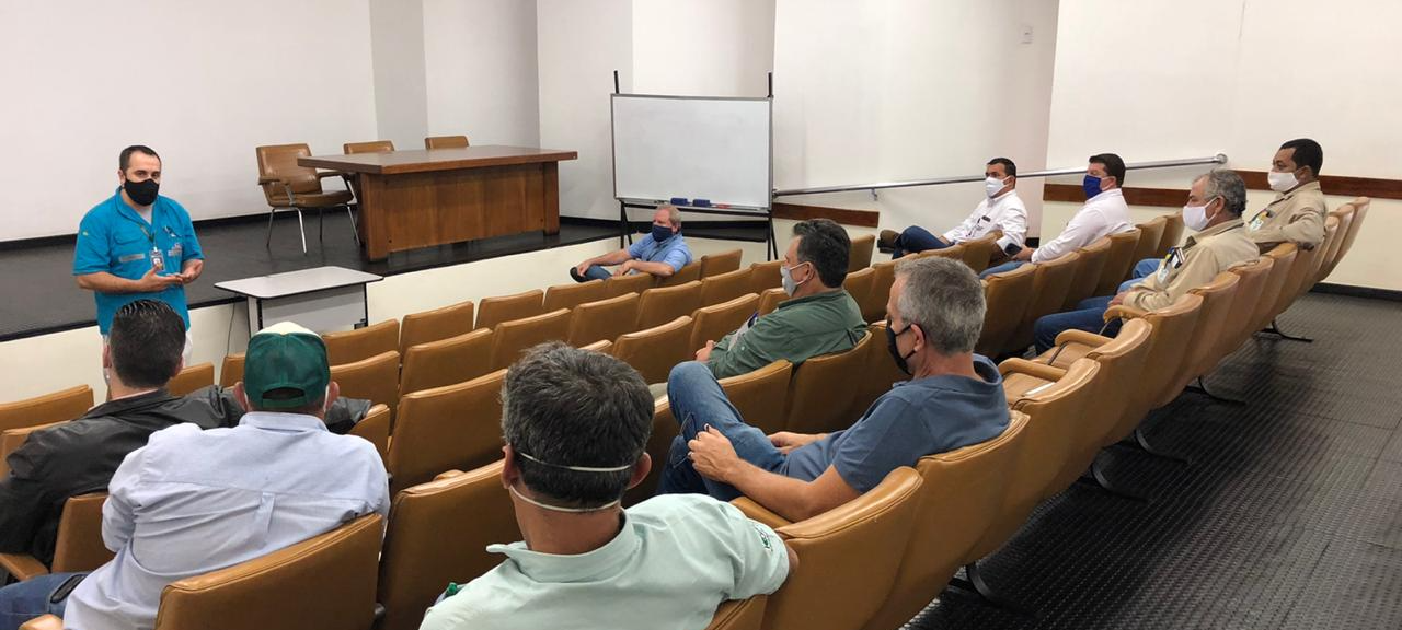 Grupo canavieiro organiza campanha de combate a incêndio.